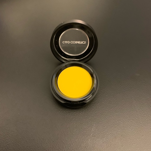 High Fashion Bright Eyeshadow - Picture 3 of 7